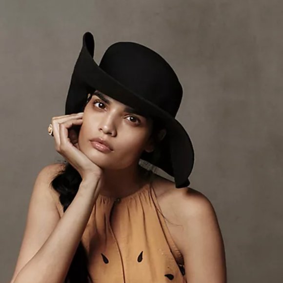 Wide-Brimmed Wool Hat - Picture 5 of 5